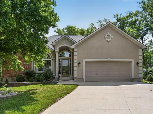 1827 S Jones Ct, Independence, MO 64057