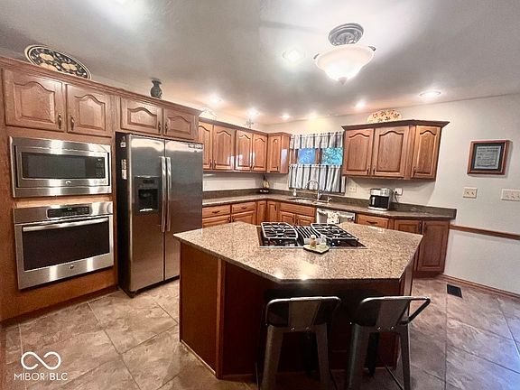 5th image of 849 Wilderness Ln