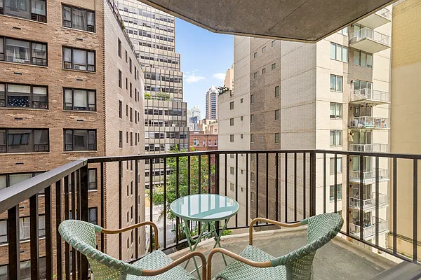 Sold by Compass | media 3