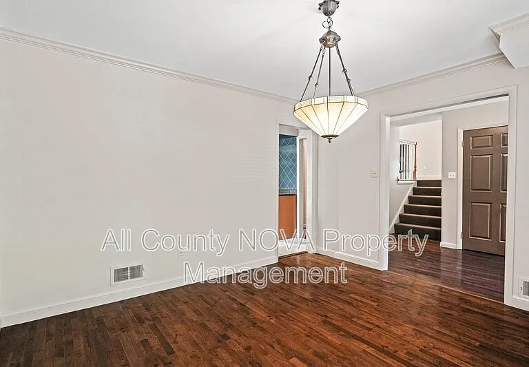 6428 Earlham Dr — Photo 7