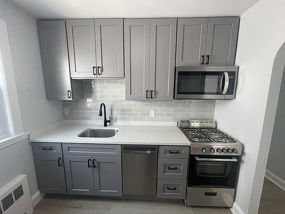 4th image of 84 Winthrop Shore Dr #5