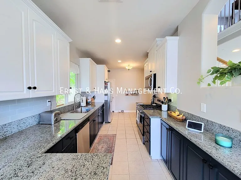 15616 Firmona Ave — Photo 10