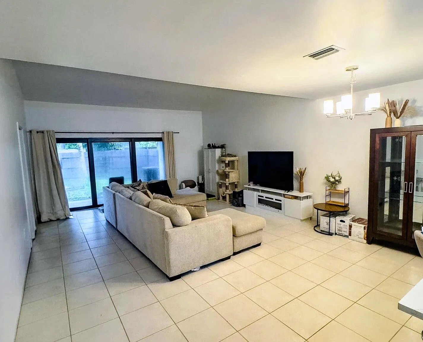 2 bed, 2.0 bath, 1258 sqft, $3,000 — Photo 4