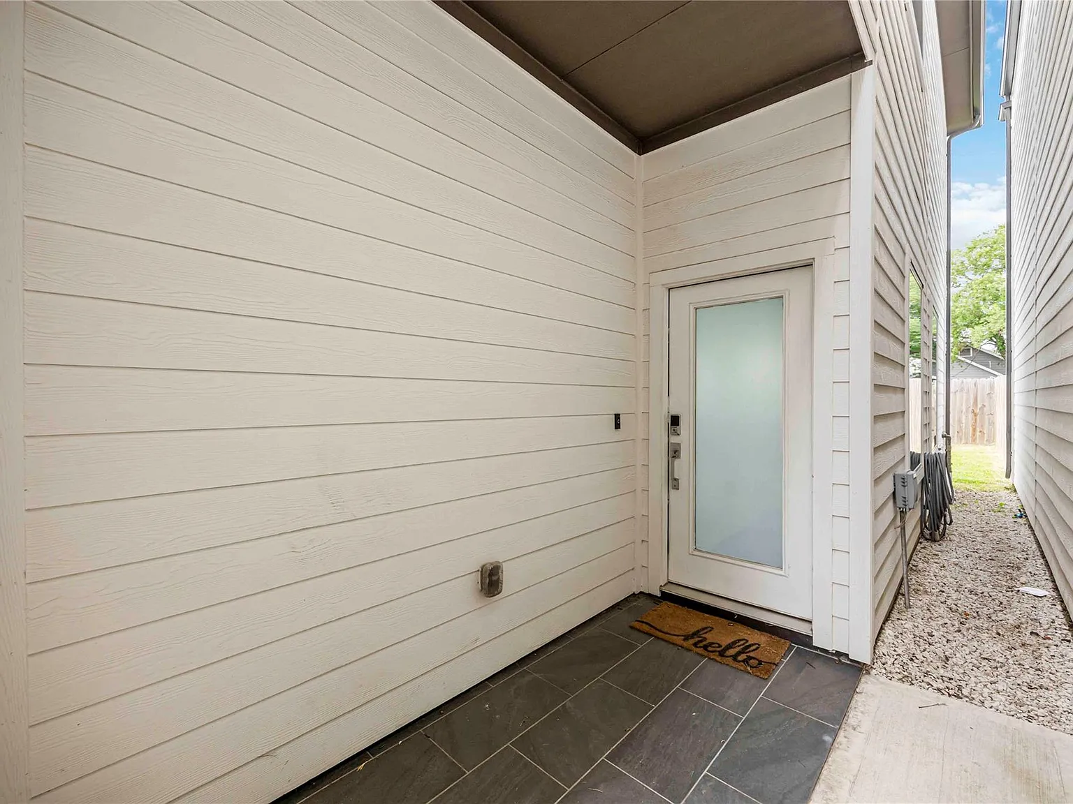 3 bed, 2.5 bath, 1780 sqft, $2,499 — Photo 3
