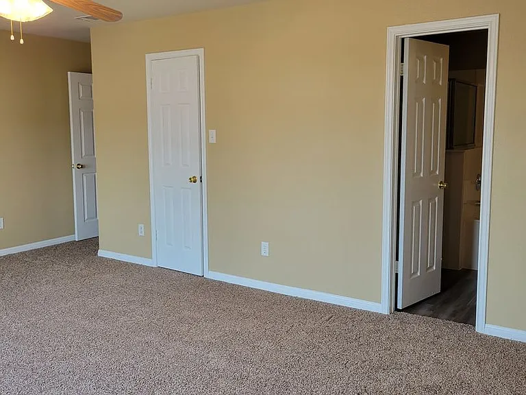 2611 Echo Dr — Photo 22