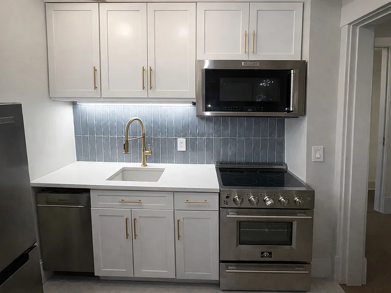 1153 Say Ave — Photo 4