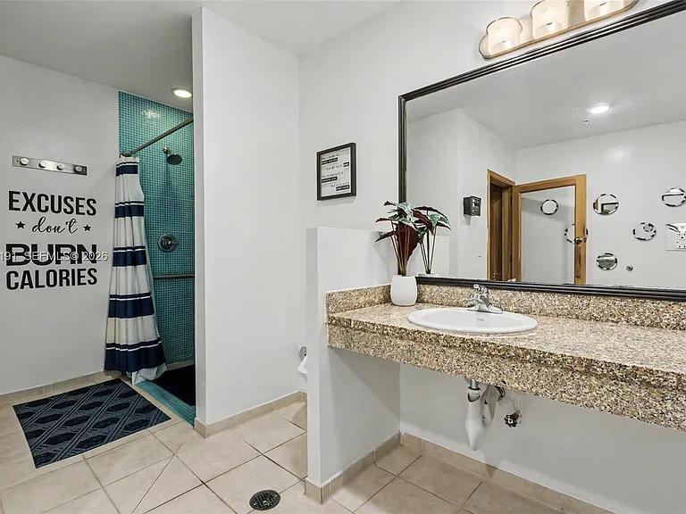 2275 Biscayne Blvd #1004 — Photo 27