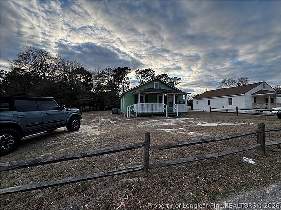3rd image of 2678 Belhaven Rd