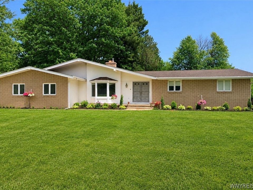 1st image of 8 Drake Extension Ave