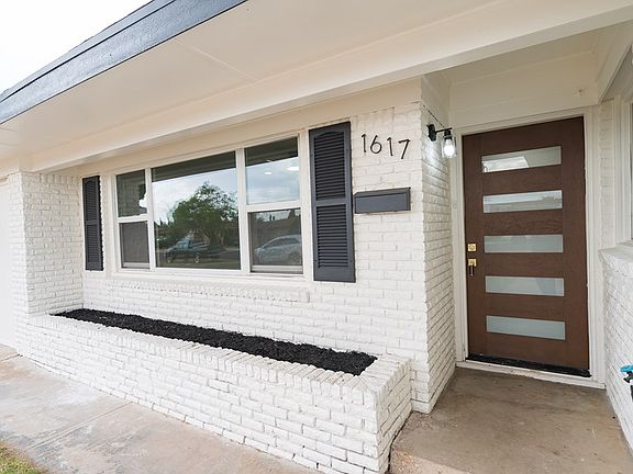 3rd image of 1617 Castle Rd