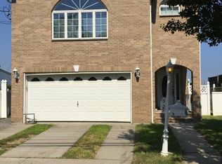 329 150th St, Whitestone, NY 11357