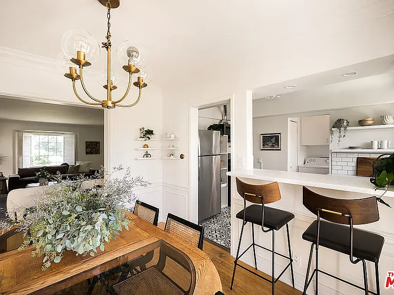 2 bed, 1.5 bath, 1410 sqft, $4,500 — Photo 4
