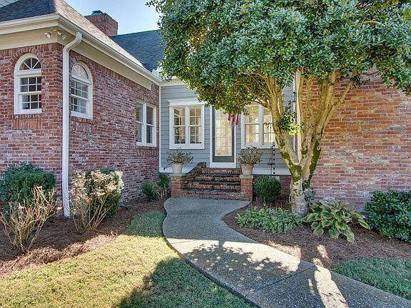 2nd image of 915 Yearling Way
