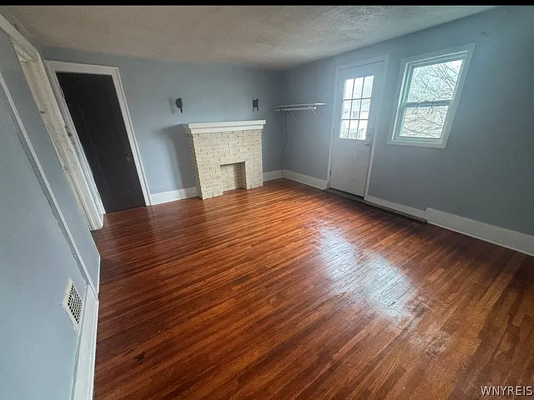 154 W Winspear Ave #S — Photo 8