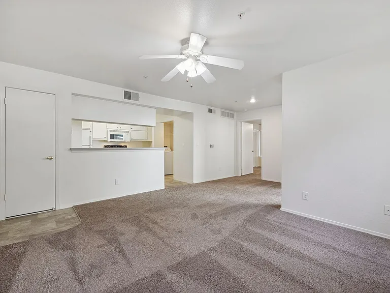Crossing at Riverlake Apartments — Photo 11