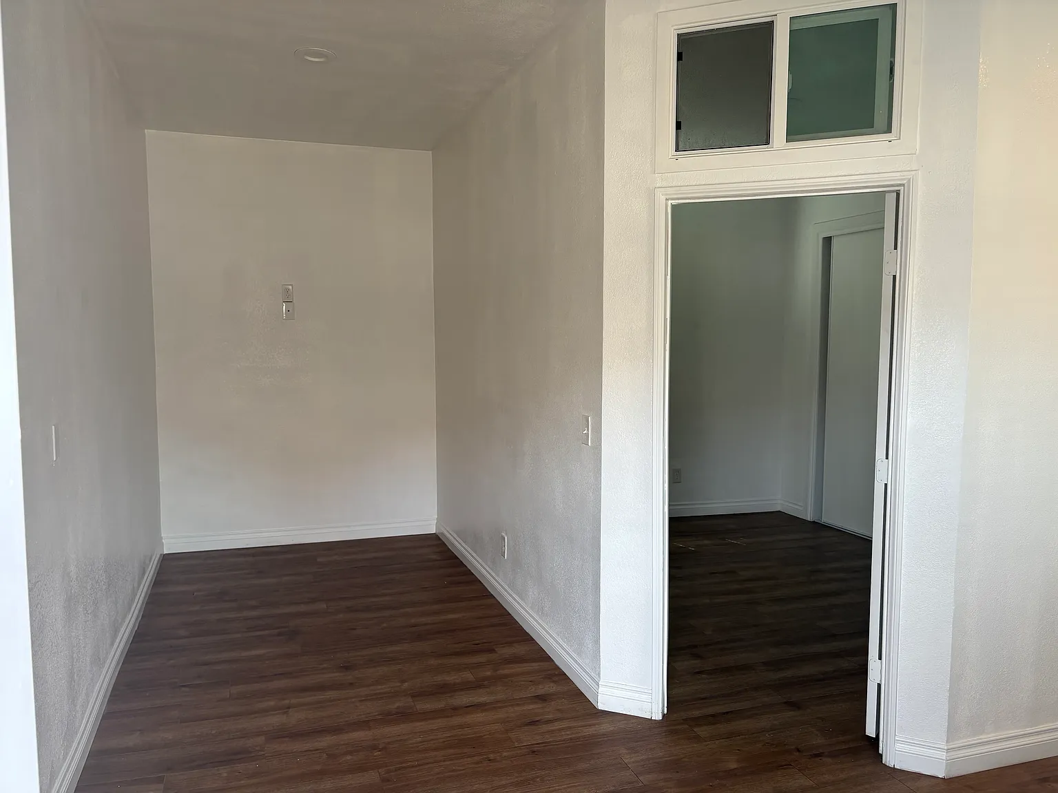1 bed, 3542 sqft, $1,300 — Photo 3