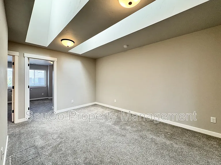 5531 SE Logan Ln — Photo 13