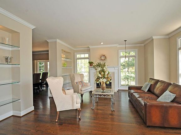 5th image of 3750 Foxmoor Cir