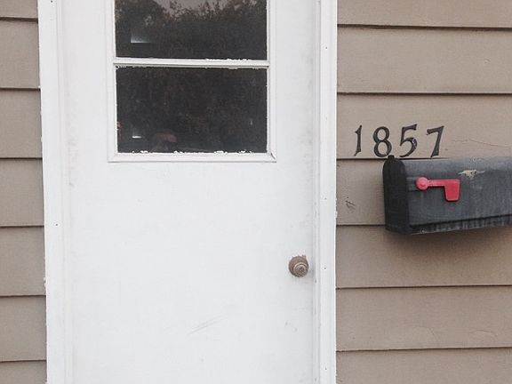 Entrance to basement