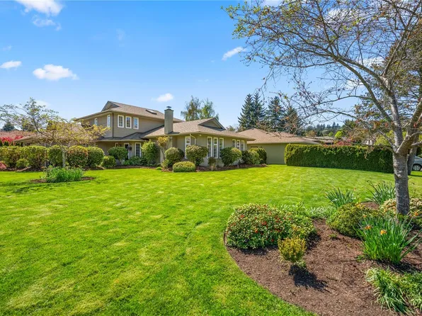 4705 Sunnymead Way, Saanich, BC V8Y 2Z9