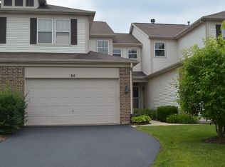 64 Woodview Dr #64, Glen Ellyn, IL 60137
