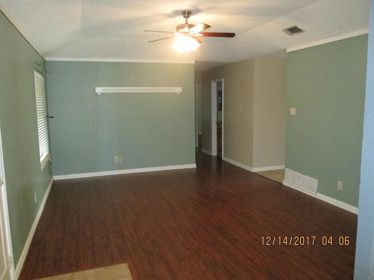 3 bed, 1264 sqft, $1,500 — Photo 3