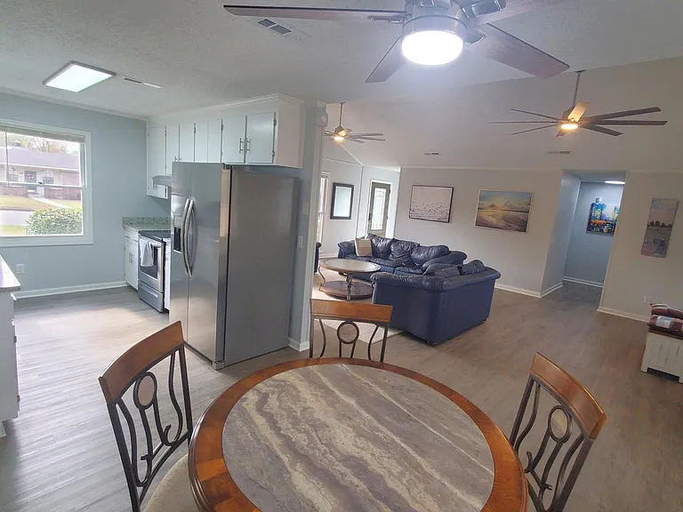 Open Floor plan - kitchen and living room