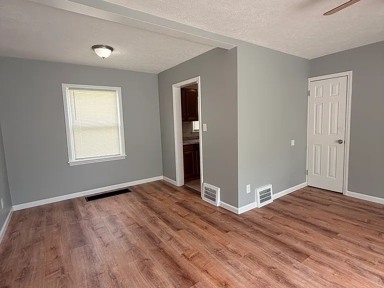 13108 Saint James Ave — Photo 6