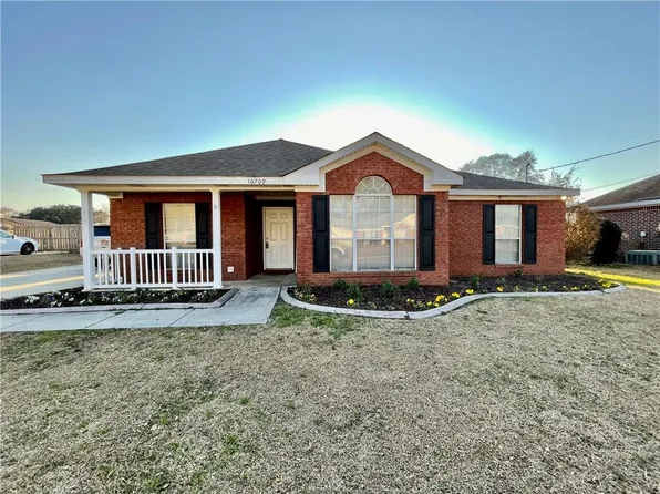 10709 Southern Oaks Ct, Grand Bay, AL 36541