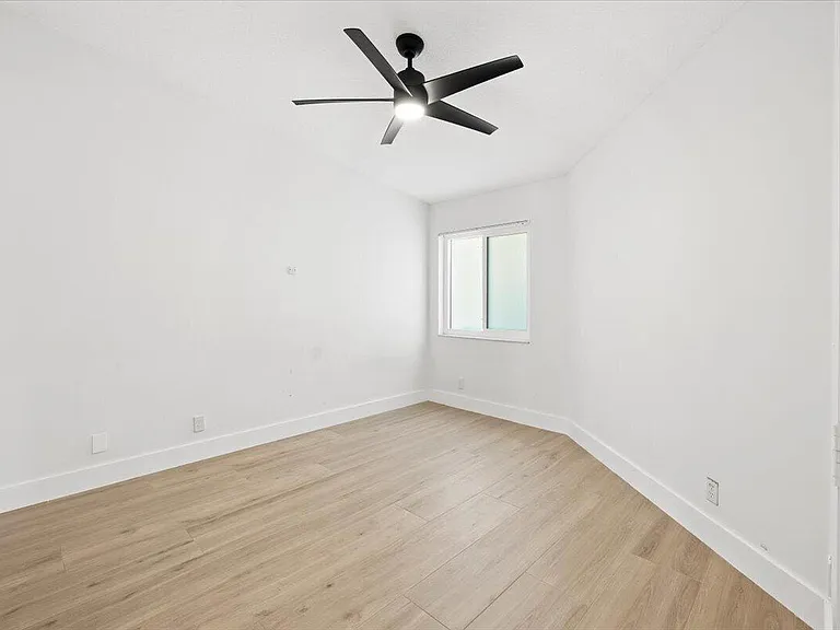 10352 Mateo Ct — Photo 19
