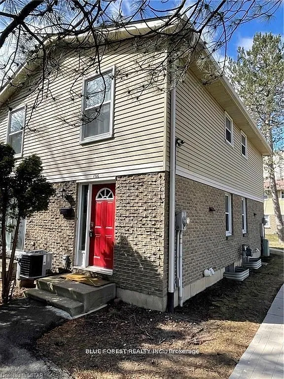 2 bed, $2,200 — Photo 2
