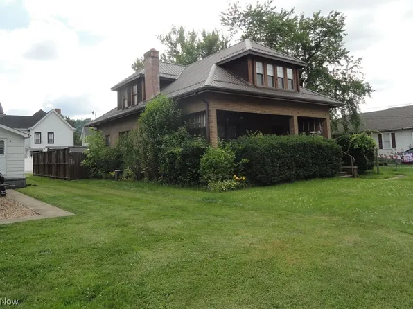 915 2nd Ave, New Cumberland, WV 26047