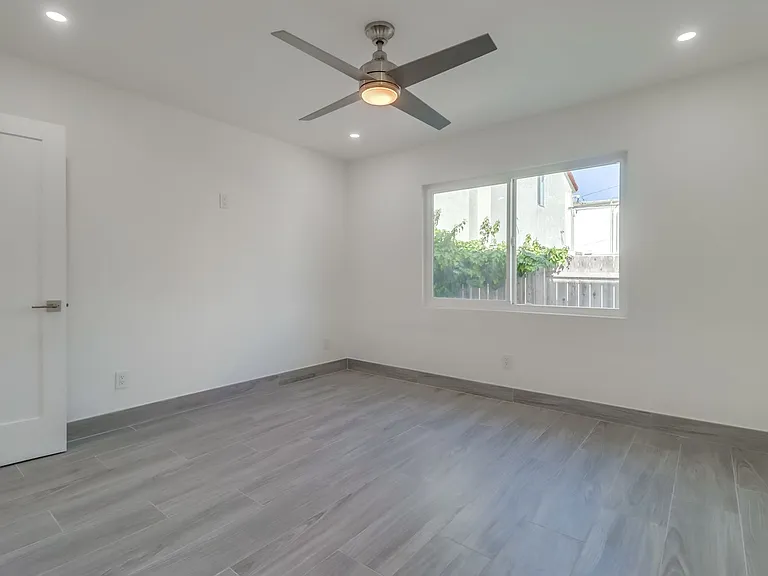 4840 Del Monte Ave #C — Photo 13
