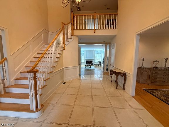 2nd image of 6 Trout Brook Ct