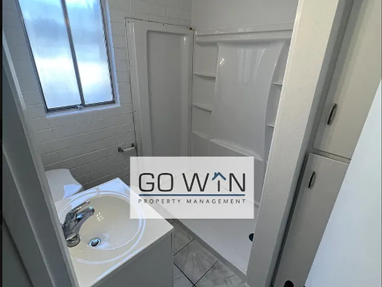 1626 W Denton Ln — Photo 7