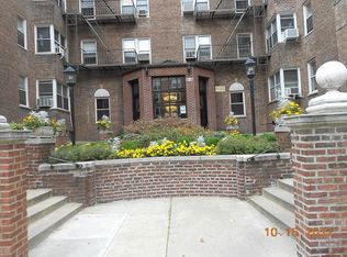 9945 67th Rd APT 302, Forest Hills, NY 11375