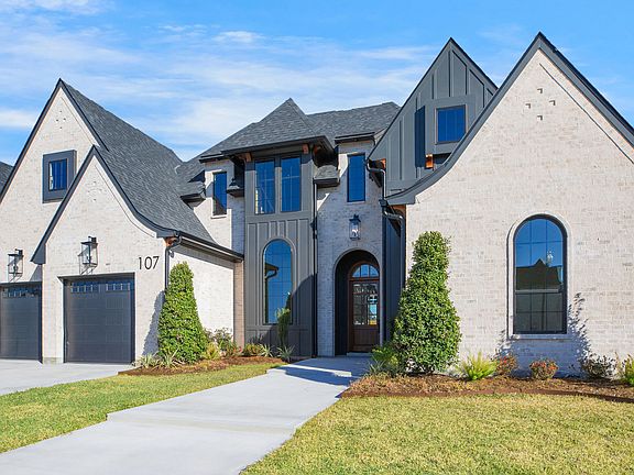 2nd image of 107 Sabal Leaf Ln