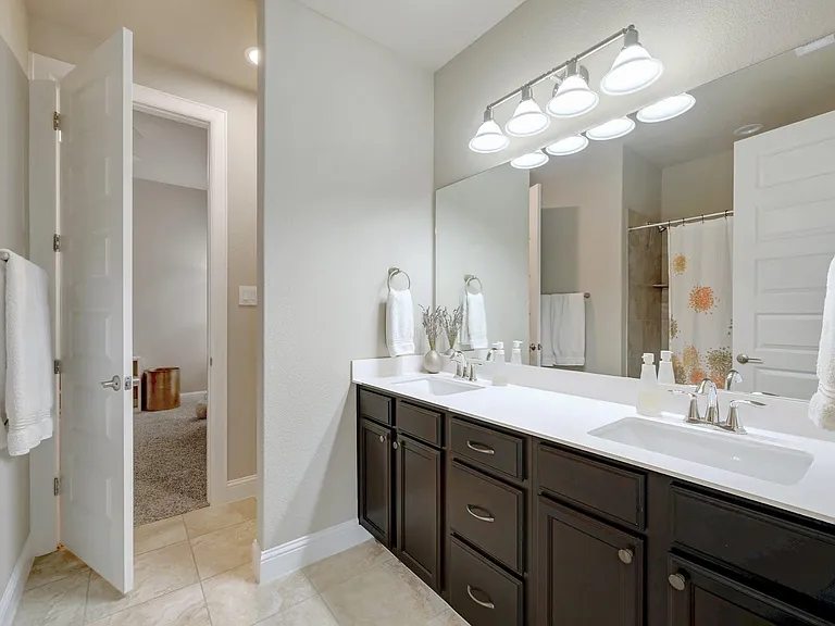 6813 Leonardo Dr — Photo 17