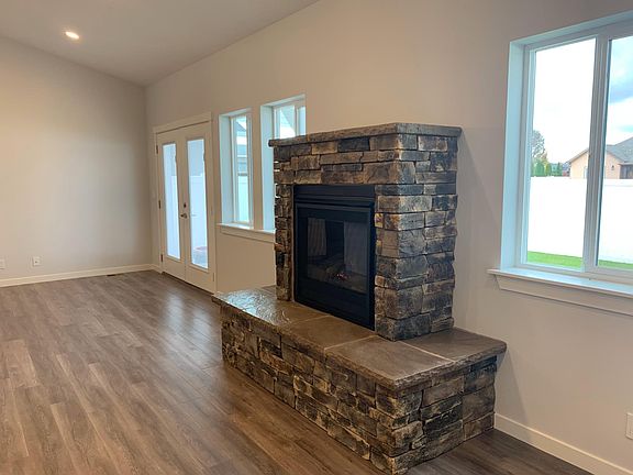 Gas fireplace