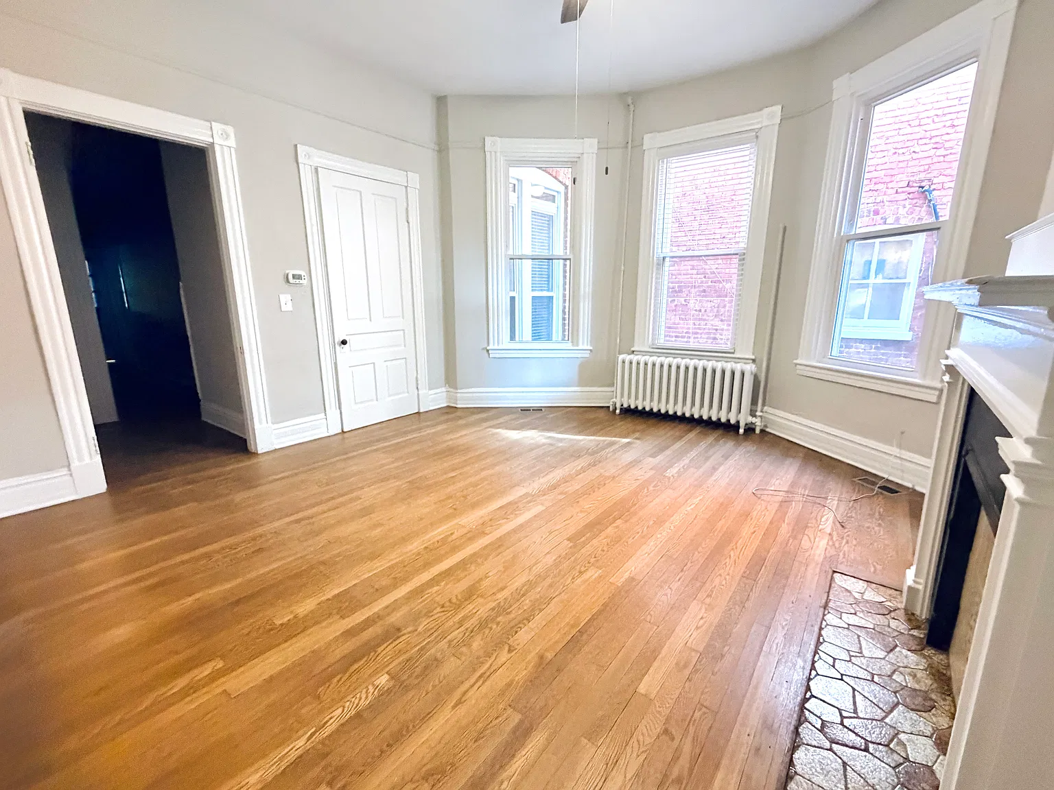2 bed, 1400 sqft, $2,400 — Photo 2
