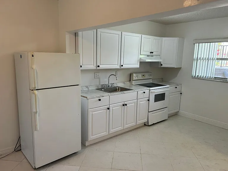3900 NW 76th Ave #107 — Photo 4