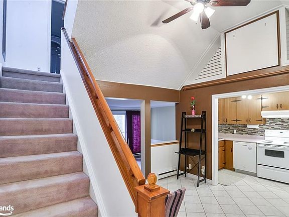 2nd image of 40 Victoria Cres #21