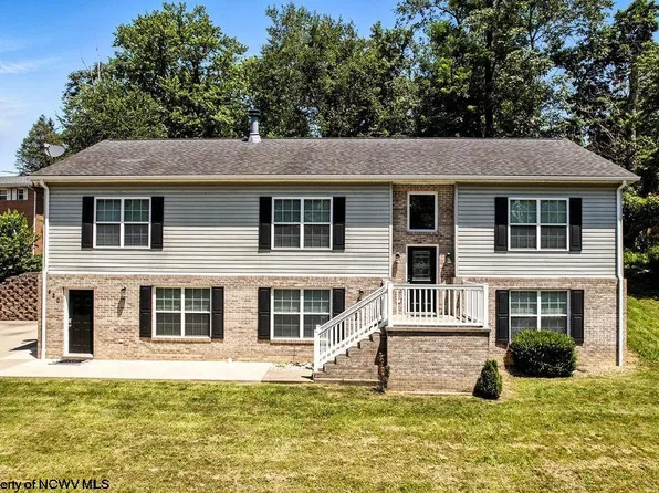 420 Water St, Bridgeport, WV 26330