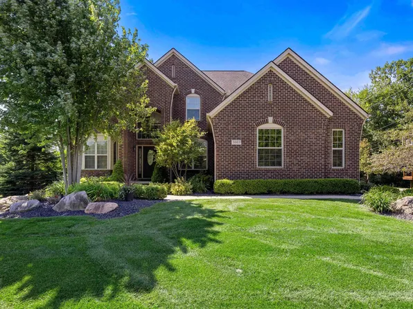 5003 Bordeaux Dr, Clarkston, MI 48348