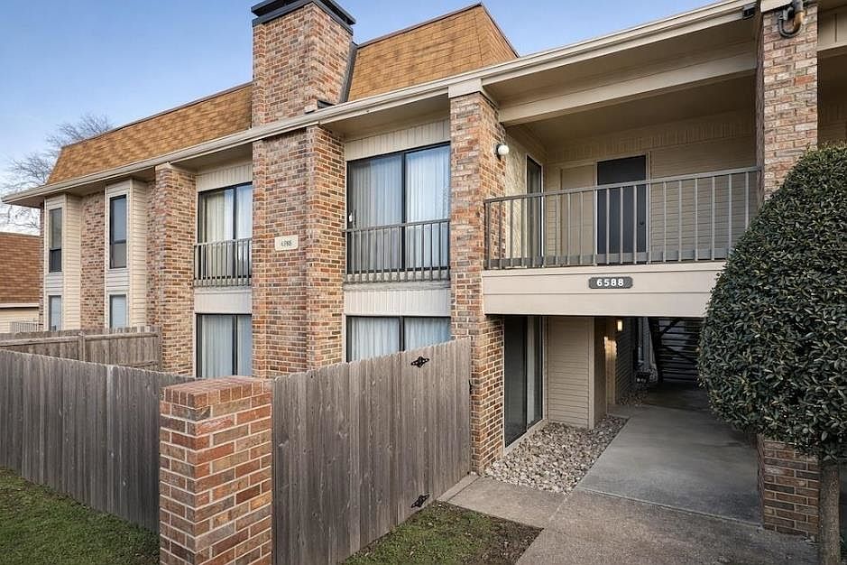1st image of 6588 Poplar Woods Cir S APT 2
