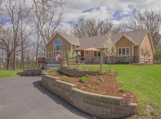 S87W29864 Leppin Ct, Mukwonago, WI 53149