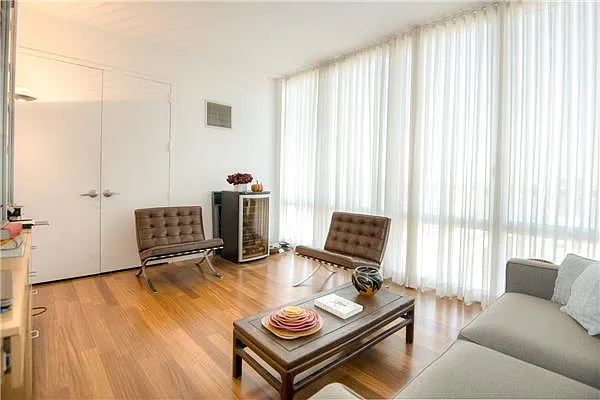 Sold by (Legacy) Elegran | media 11