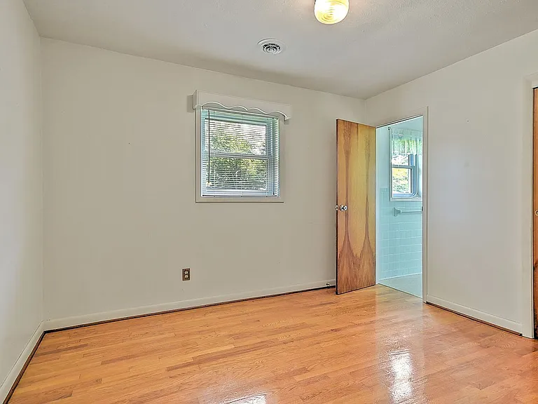 208 Hogan Ave — Photo 12
