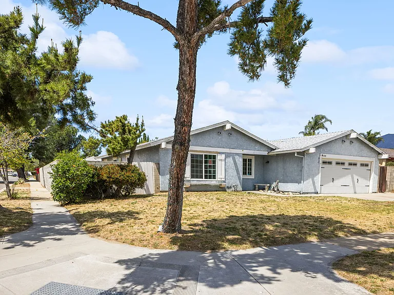 7608 Hyssop Dr — Photo 3