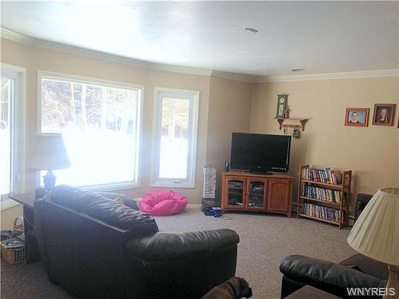 4th image of 5 Crestview Ave